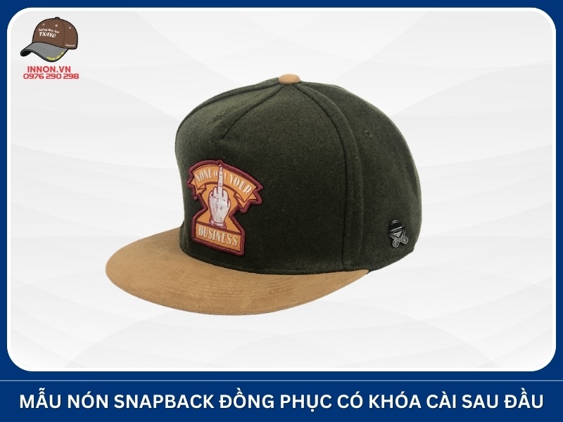 Mẫu nón snapback đồng phục có khóa cài sau đầu